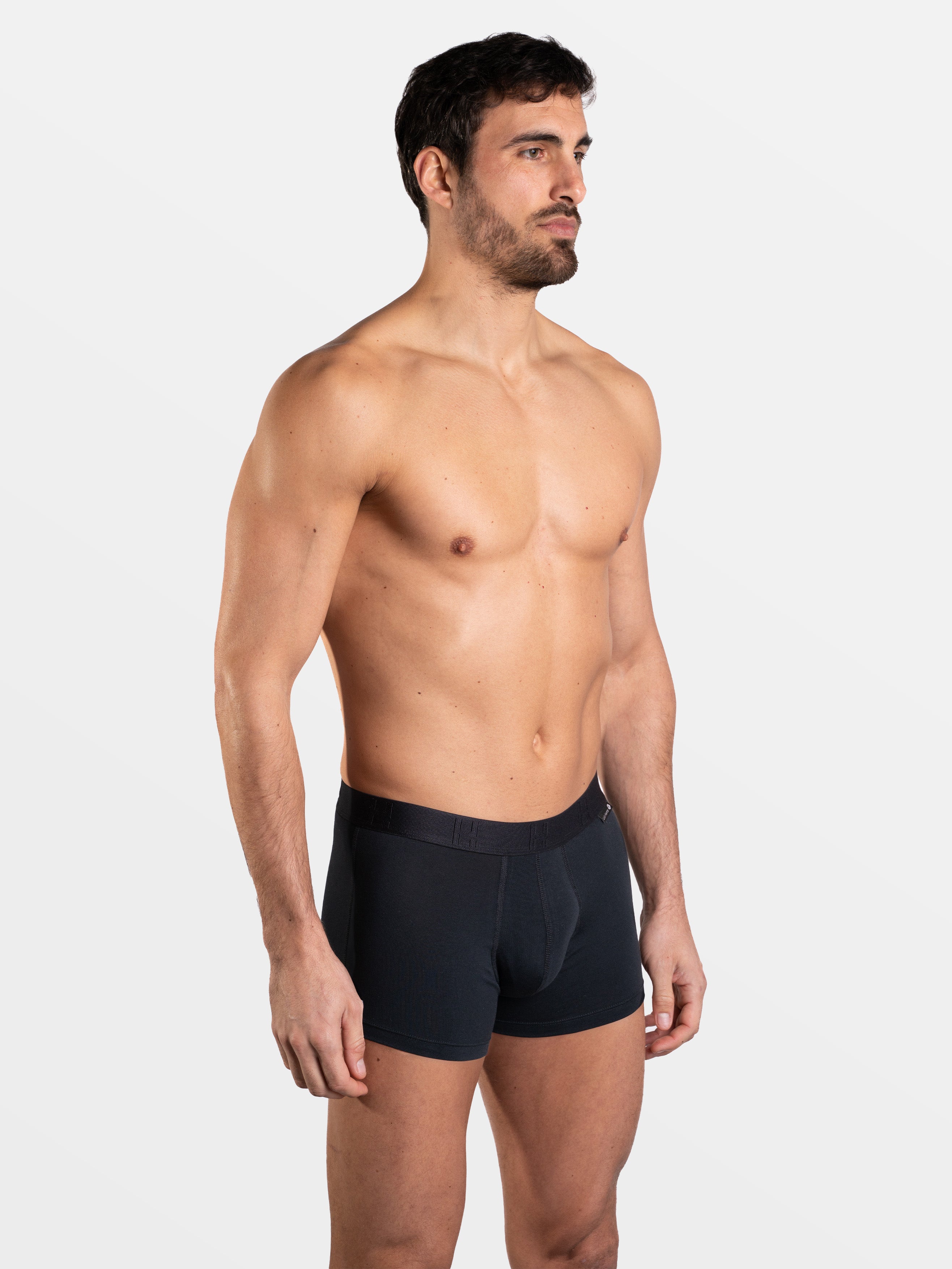 BLACK (SHORT)