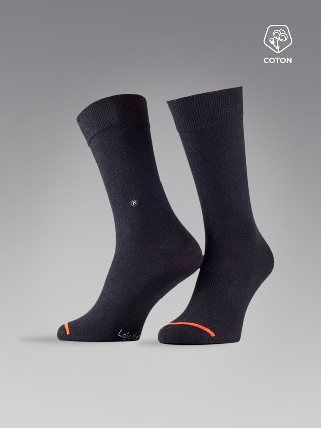 BLACK AND ORANGE SOCKS