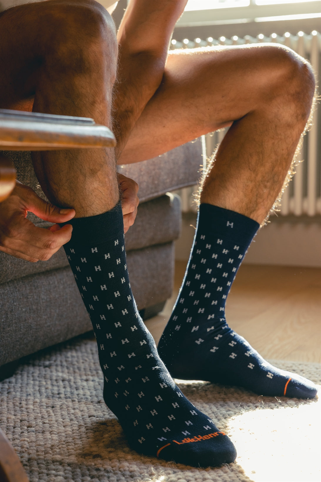 NAVY H SOCKS