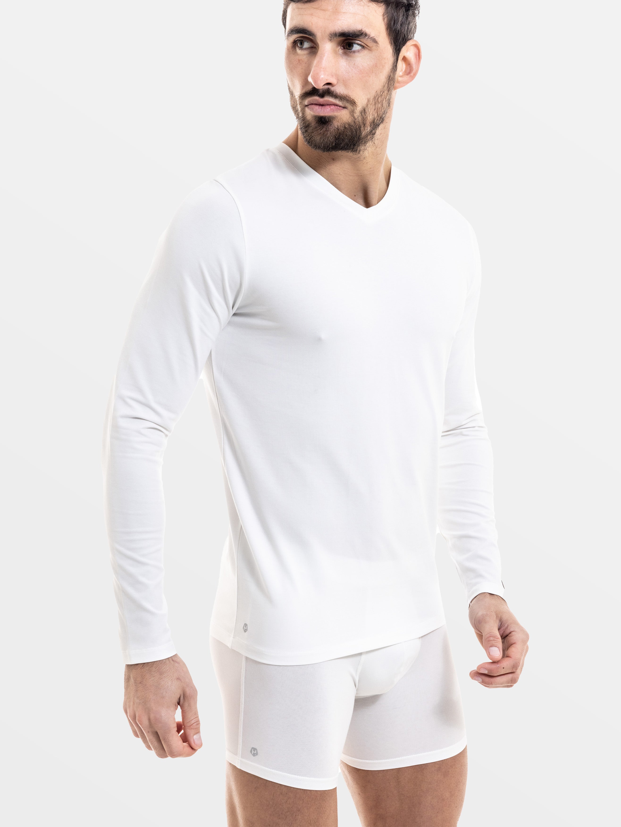 WHITE LONG SLEEVES